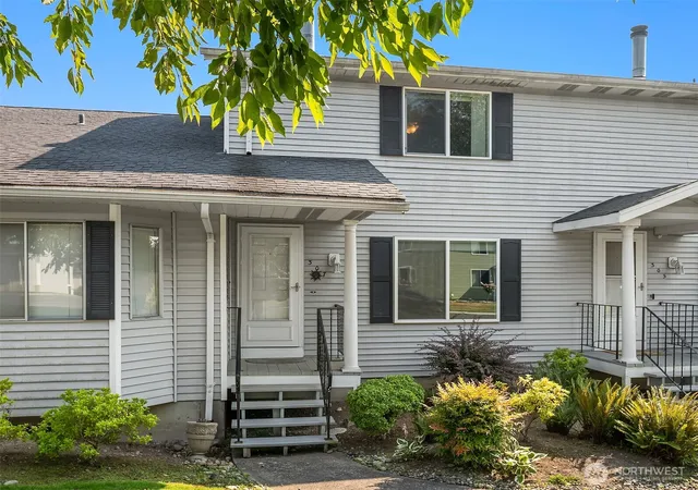 Photo 1 of Sale Pending at 307 S 325th Lane #22B, Federal Way, WA 98003 | MLS# NWM2567133 | Listing updated on 2026-09-25