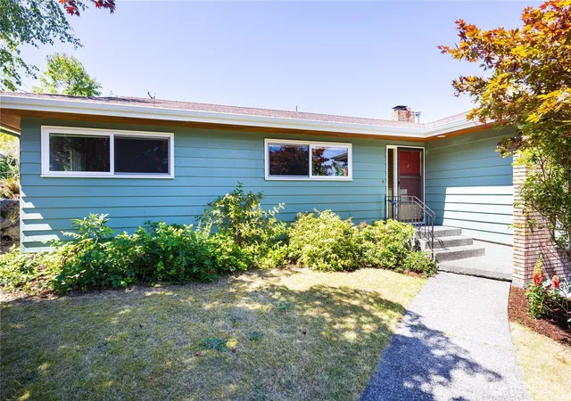 Photo 2 of Sale Pending at 1117 Undine St, Bellingham, WA 98229 | MLS# NWM2567143 | Listing updated on 2026-09-23