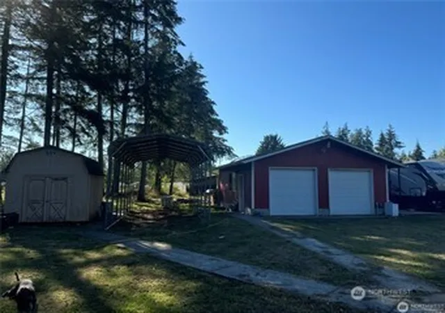 Photo 3 of Sale Pending at 30 E Sylvan Hts Ln, Shelton, WA 98584 | MLS# NWM2567151 | Listing updated on 2026-08-29