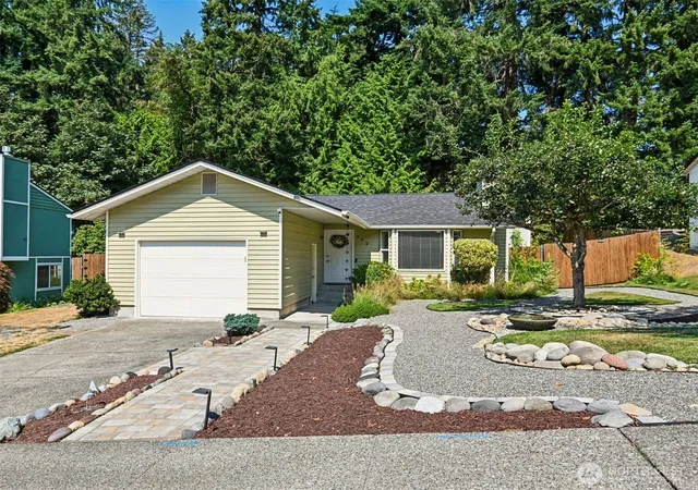 Photo 1 of Single family home for sale at 332 S 314th Pl, Federal Way, WA 98003 | MLS# NWM2567170 | Listing updated on 2026-10-01