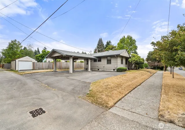 Photo 2 of Single family home for sale at 1719 8th Avenue Sw, Olympia, WA 98502 | MLS# NWM2567180 | Listing updated on 2026-10-02