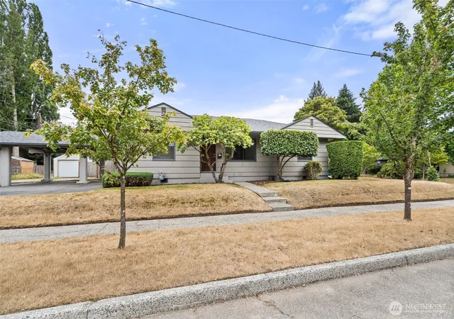 Photo 3 of Single family home for sale at 1719 8th Avenue Sw, Olympia, WA 98502 | MLS# NWM2567180 | Listing updated on 2026-10-02