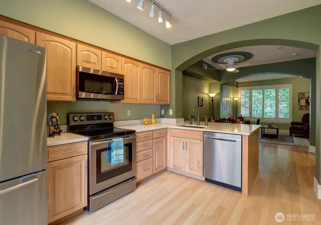 Photo 4 of Townhouse for sale at 18268 NE 97th Way #104, Redmond, WA 98052 | MLS# NWM2567185 | Listing updated on 2026-09-20