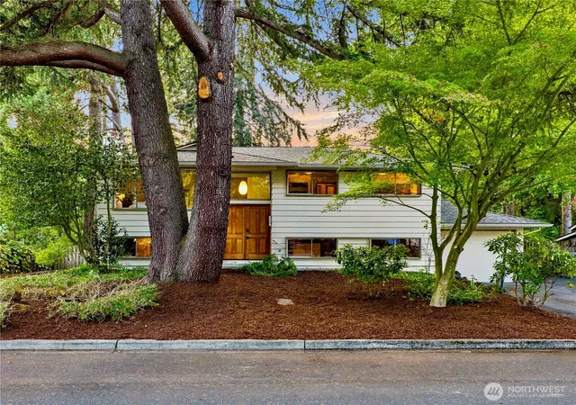 Photo 3 of Single family home for sale at 12231 95th Place Ne, Kirkland, WA 98034 | MLS# NWM2567198 | Listing updated on 2026-09-29