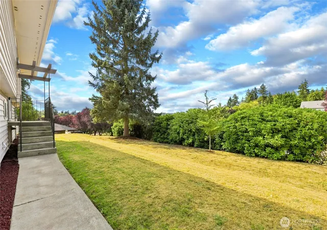 Photo 3 of Single family home for sale at 1875 Ne Bentley Dr, Bremerton, WA 98311 | MLS# NWM2567200 | Listing updated on 2026-09-23