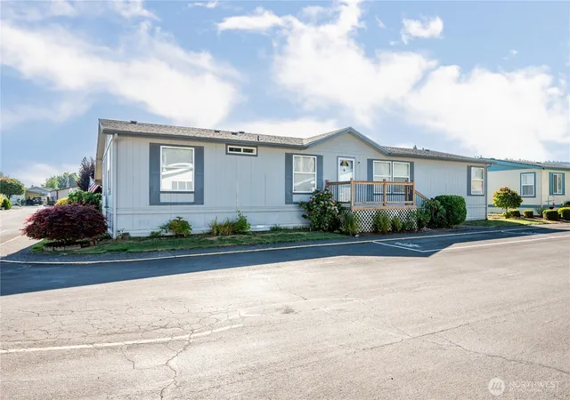 Photo 3 of Manufactured home for sale at 369 Gun Club Rd #96, Woodland, WA 98674 | MLS# NWM2567206 | Listing updated on 2026-09-23