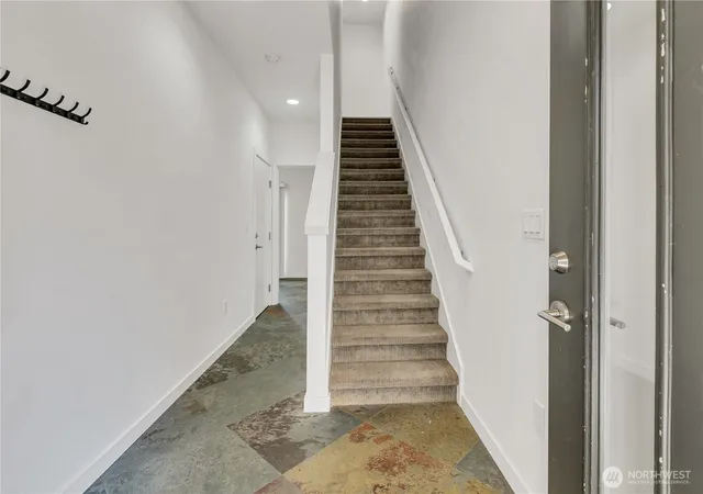 Photo 4 of Townhouse for sale at 4206 S Greenbelt Sta Dr, Seattle, WA 98118 | MLS# NWM2567221 | Listing updated on 2026-09-23