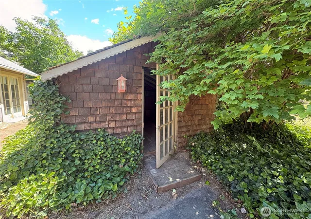 Photo 3 of Single family home for sale at 1127 Fern Ave, Walla Walla, WA 99362 | MLS# NWM2567230 | Listing updated on 2026-09-23