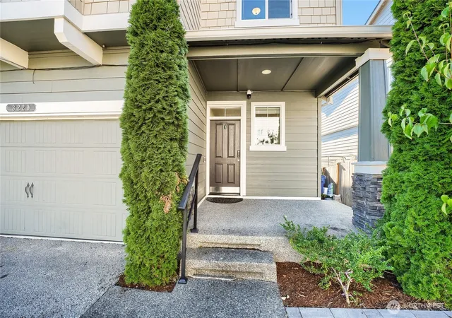 Photo 3 of Single family home for sale at 3220 S 281st Place, Auburn, WA 98001 | MLS# NWM2567242 | Listing updated on 2026-09-23