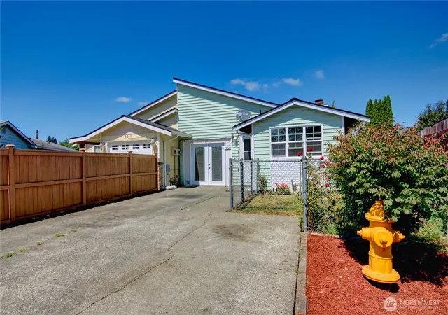Photo 1 of Single family home for sale at 5219 101st Place Ne, Marysville, WA 98270 | MLS# NWM2567269 | Listing updated on 2026-09-23