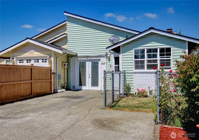 Photo 2 of Single family home for sale at 5219 101st Place Ne, Marysville, WA 98270 | MLS# NWM2567269 | Listing updated on 2026-09-23