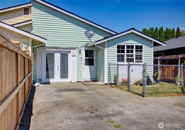 Photo 3 of Single family home for sale at 5219 101st Place NE, Marysville, WA 98270 | MLS# NWM2567269 | Listing updated on 2026-09-23