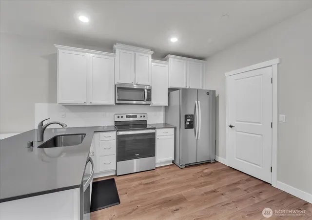 Photo 4 of Townhouse for sale at 8311 Gilman Way, Arlington, WA 98223 | MLS# NWM2567295 | Listing updated on 2026-10-01