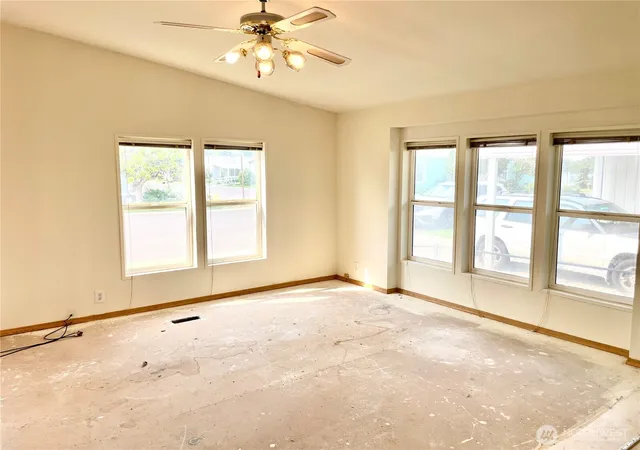 Photo 4 of Manufactured home for sale at 731 NE Dawson St, College Place, WA 99324 | MLS# NWM2567298 | Listing updated on 2026-09-21