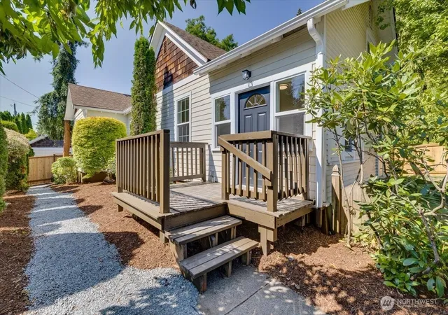 Photo 3 of Condo for sale at 402 W Galena St, Granite Falls, WA 98252 | MLS# NWM2567312 | Listing updated on 2026-09-23