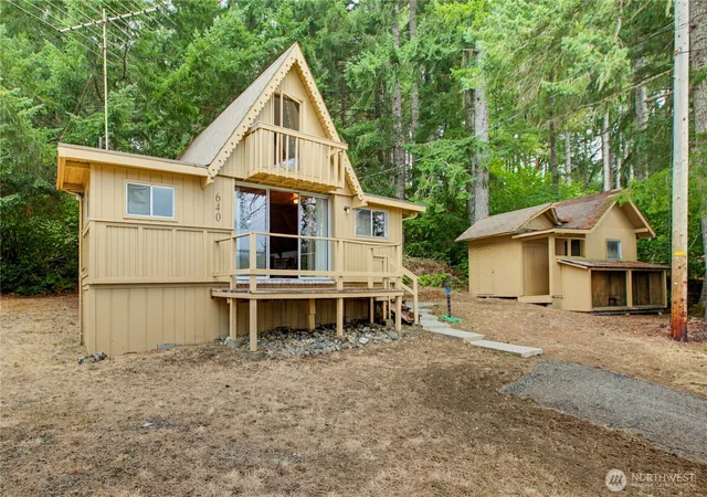 Photo 3 of Sale Pending at 640 E Rauschert Rd, Grapeview, WA 98546 | MLS# NWM2567320 | Listing updated on 2026-09-26