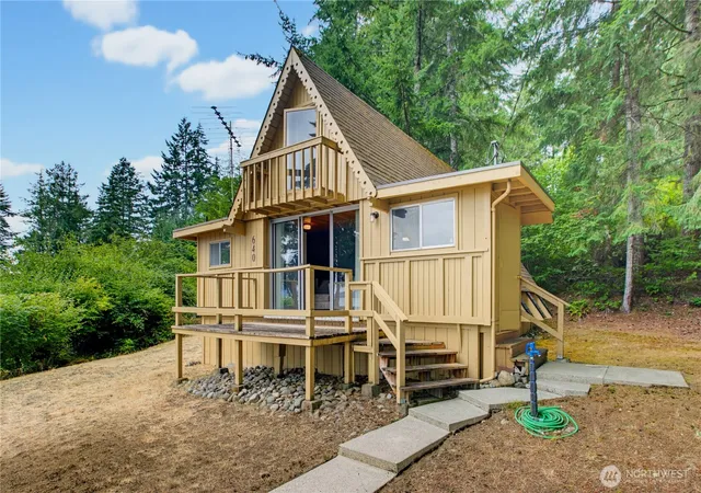 Photo 3 of Sale Pending at 640 E Rauschert Rd, Grapeview, WA 98546 | MLS# NWM2567320 | Listing updated on 2026-09-26