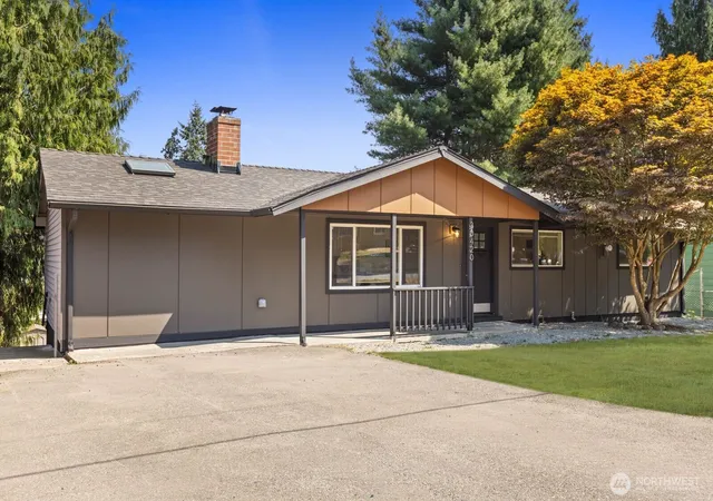 Photo 3 of Single family home for sale at 30420 2Nd Ave S, Federal Way, WA 98003 | MLS# NWM2567330 | Listing updated on 2026-09-24