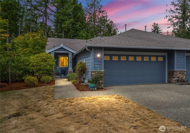 Photo 2 of Townhouse for sale at 4678 Strathmore Cir Sw, Port Orchard, WA 98367 | MLS# NWM2567336 | Listing updated on 2026-09-29