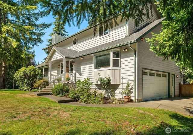 Photo 3 of Single family home for sale at 11517 Tyler Pl Ne, Bainbridge Island, WA 98110 | MLS# NWM2567340 | Listing updated on 2026-09-24