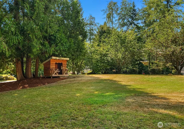Photo 3 of Single family home for sale at 11517 Tyler Pl Ne, Bainbridge Island, WA 98110 | MLS# NWM2567340 | Listing updated on 2026-09-24