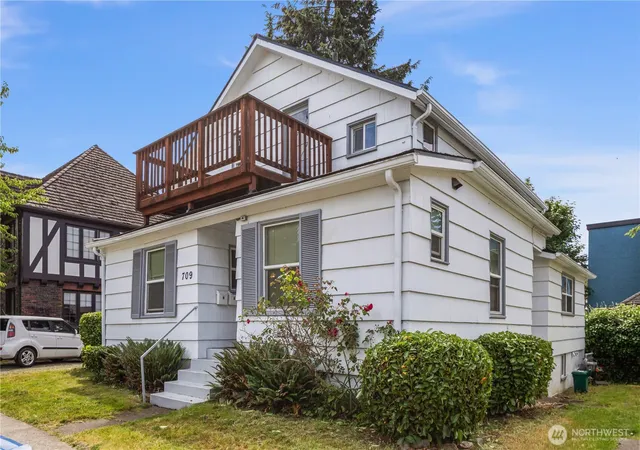 Multi family home for sale at 709 NE 43rd Street, Seattle, WA 98105 | MLS# NWM2567345