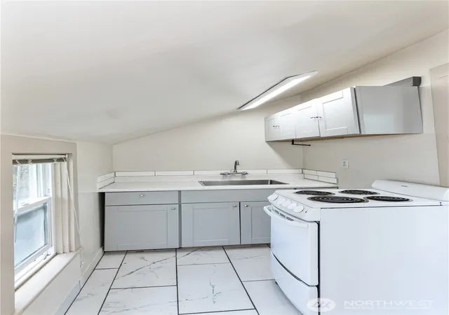 Photo 4 of Multi family home for sale at 709 NE 43rd Street, Seattle, WA 98105 | MLS# NWM2567345 | Listing updated on 2026-09-23