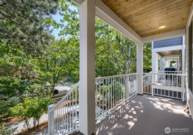 Photo 2 of Sale Pending at 4407 40th Avenue Sw, Seattle, WA 98116 | MLS# NWM2567362 | Listing updated on 2026-09-25