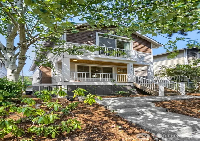 Photo 3 of Sale Pending at 4407 40th Avenue Sw, Seattle, WA 98116 | MLS# NWM2567362 | Listing updated on 2026-09-25