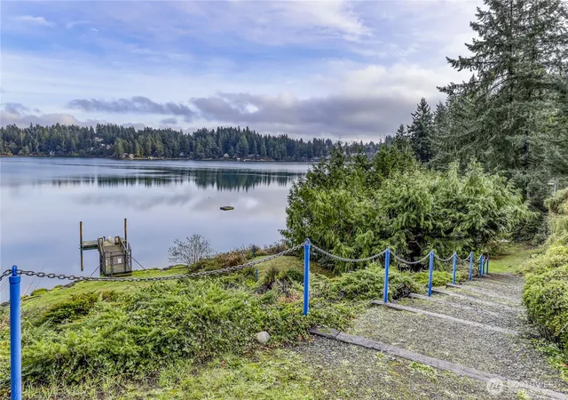 Photo 3 of Condo for sale at 924 Shorewood Dr #C28, Bremerton, WA 98312 | MLS# NWM2567371 | Listing updated on 2026-09-28