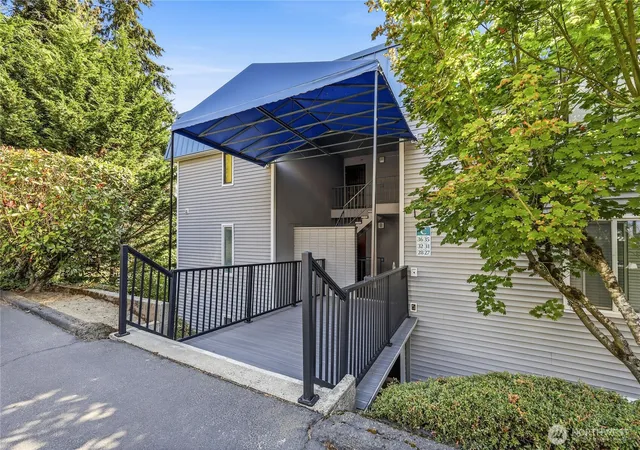 Photo 4 of Condo for sale at 924 Shorewood Dr #C28, Bremerton, WA 98312 | MLS# NWM2567371 | Listing updated on 2026-09-28