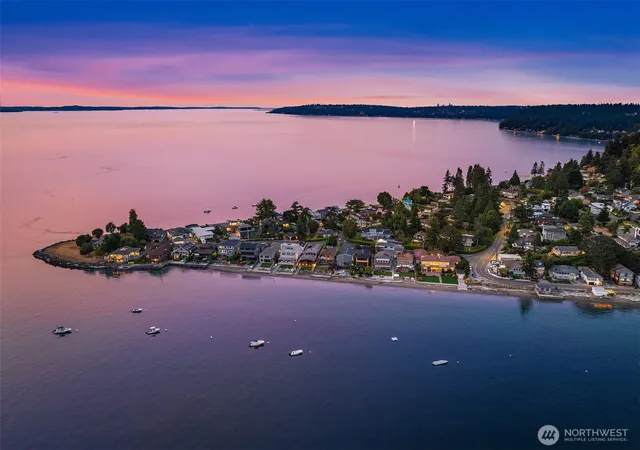 Photo 2 of Single family home for sale at 3705 Sw 171st Street, Burien, WA 98166 | MLS# NWM2567383 | Listing updated on 2026-10-01