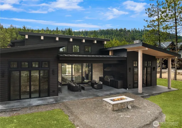 Photo 1 of Single family home for sale at 451 Southern Star Ln, Cle Elum, WA 98922 | MLS# NWM2567386 | Listing updated on 2026-10-06