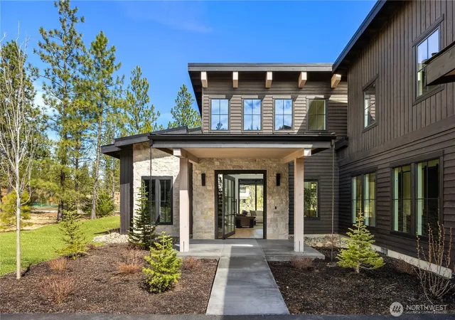 Photo 3 of Single family home for sale at 451 Southern Star Ln, Cle Elum, WA 98922 | MLS# NWM2567386 | Listing updated on 2026-10-06