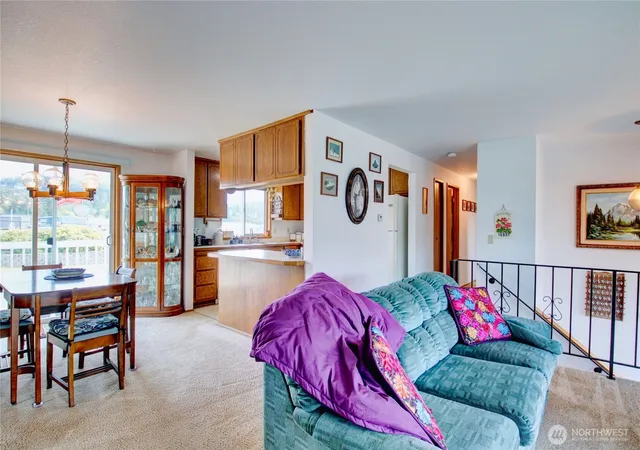 Photo 3 of Single family home for sale at 4417 Glasgow Way, Anacortes, WA 98221 | MLS# NWM2567395 | Listing updated on 2026-09-30