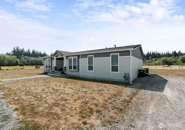 Photo 3 of Manufactured home for sale at 4831 113th Avenue SW, Olympia, WA 98512 | MLS# NWM2567398 | Listing updated on 2026-09-23