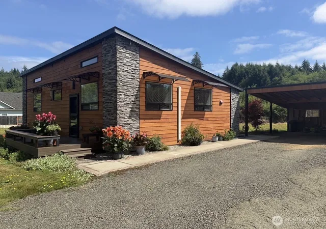 Photo 1 of Single family home for sale at 2601 & 2611 S Frk Rd, Raymond, WA 98577 | MLS# NWM2567411 | Listing updated on 2026-09-30