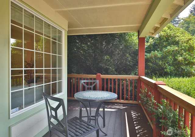 Photo 3 of Sale Pending at 4323 Shadowood Dr, Clinton, WA 98236 | MLS# NWM2567422 | Listing updated on 2026-10-02