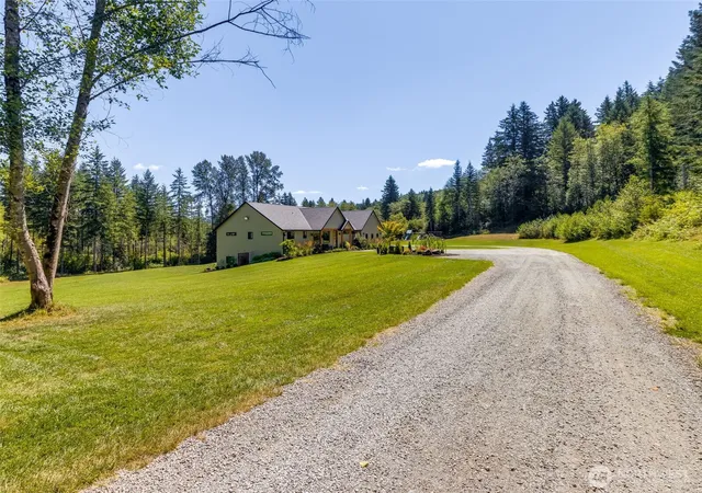 Photo 2 of Single family home for sale at 31503 Ne Parcel Ave, Yacolt, WA 98675 | MLS# NWM2567427 | Listing updated on 2026-09-24