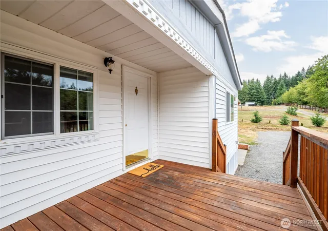 Photo 3 of Manufactured home for sale at 1067 Spirit Lake Hwy, Castle Rock, WA 98611 | MLS# NWM2567430 | Listing updated on 2026-09-23