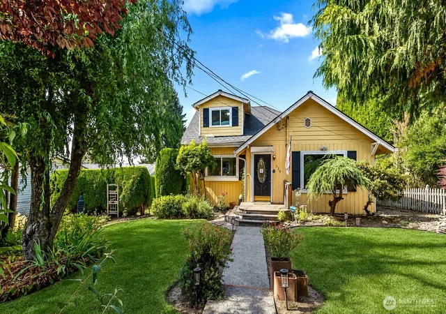 Photo 1 of Single family home for sale at 326 Ave I, Snohomish, WA 98290 | MLS# NWM2567446 | Listing updated on 2026-09-29