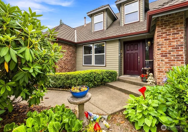 Photo 3 of Sale Pending at 3110 31st Avenue Se, Puyallup, WA 98374 | MLS# NWM2567463 | Listing updated on 2026-09-25