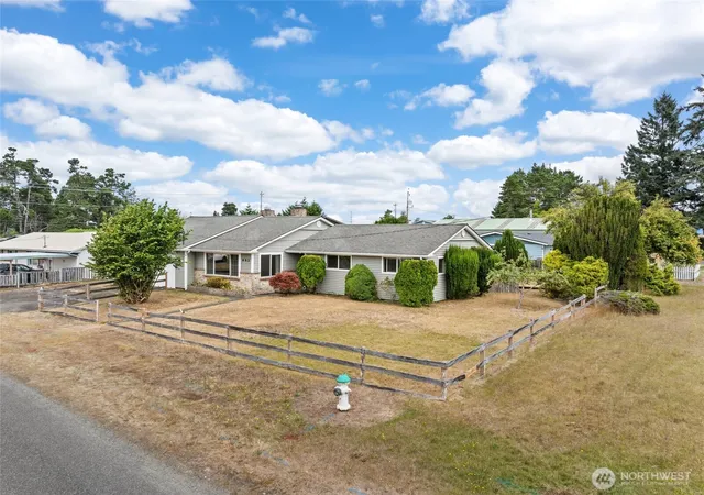 Photo 2 of Single family home for sale at 682 S Broadway, Westport, WA 98595 | MLS# NWM2567466 | Listing updated on 2026-09-23