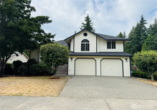Photo 2 of Single family home for sale at 14116 Se 188th Way, Renton, WA 98058 | MLS# NWM2567482 | Listing updated on 2026-09-23