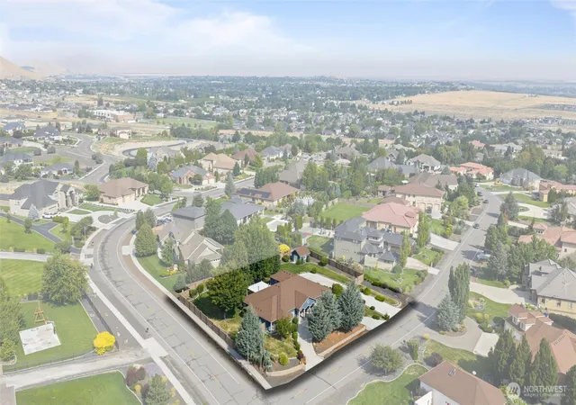 Photo 3 of Sale Pending at 1191 Pinto Loop, Richland, WA 99352 | MLS# NWM2567488 | Listing updated on 2026-09-30