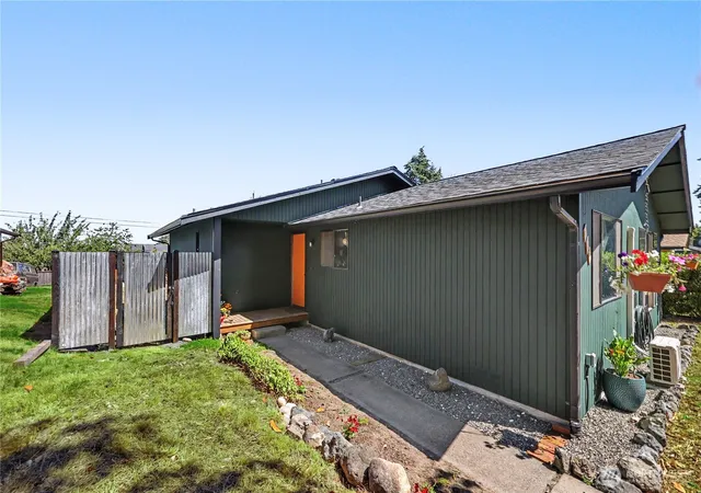Photo 3 of Sale Pending at 823 W 15th Street, Port Angeles, WA 98363 | MLS# NWM2567494 | Listing updated on 2026-09-20