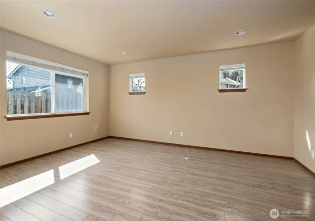 Photo 3 of Townhouse for sale at 60 NE Melrose Dr, Oak Harbor, WA 98277 | MLS# NWM2567501 | Listing updated on 2026-09-23