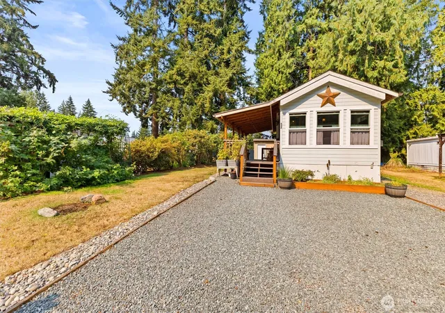 Photo 1 of Manufactured home for sale at 24443 Wicker Rd #52, Sedro Woolley, WA 98284 | MLS# NWM2567505 | Listing updated on 2026-09-23