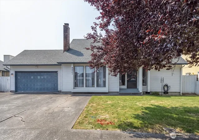 Photo 2 of Single family home for sale at 2427 Hickory Ave, Longview, WA 98632 | MLS# NWM2567510 | Listing updated on 2026-09-23