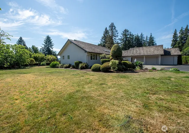 Photo 4 of Single family home for sale at 721 Fairway Dr, Aberdeen, WA 98520 | MLS# NWM2567513 | Listing updated on 2026-09-22
